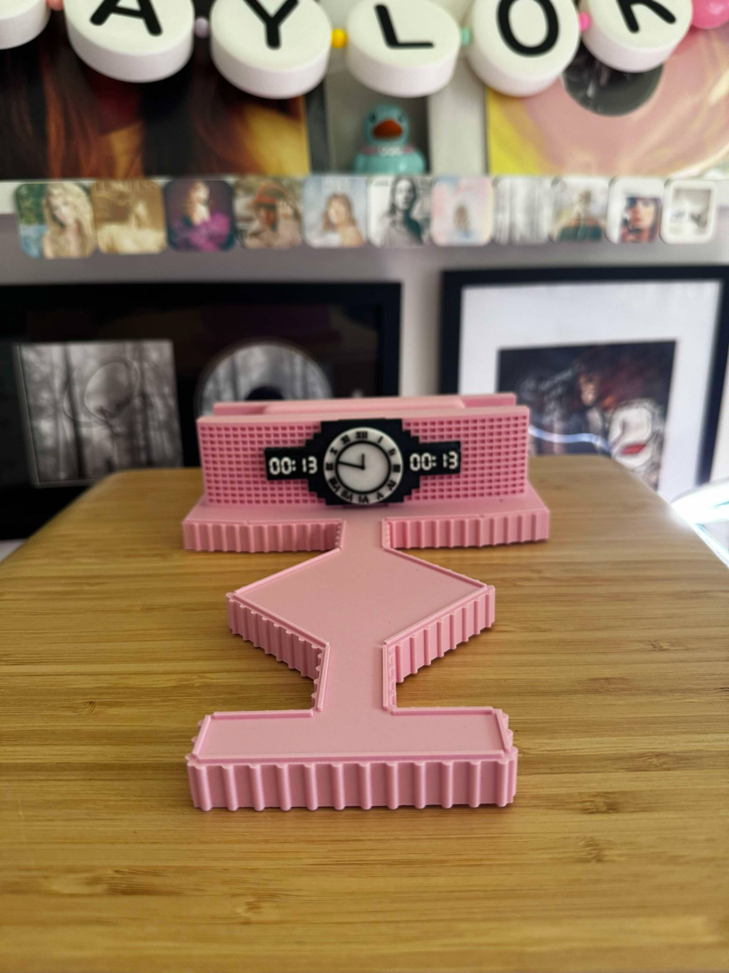 Eras Stage - Book/Vinyl stand
