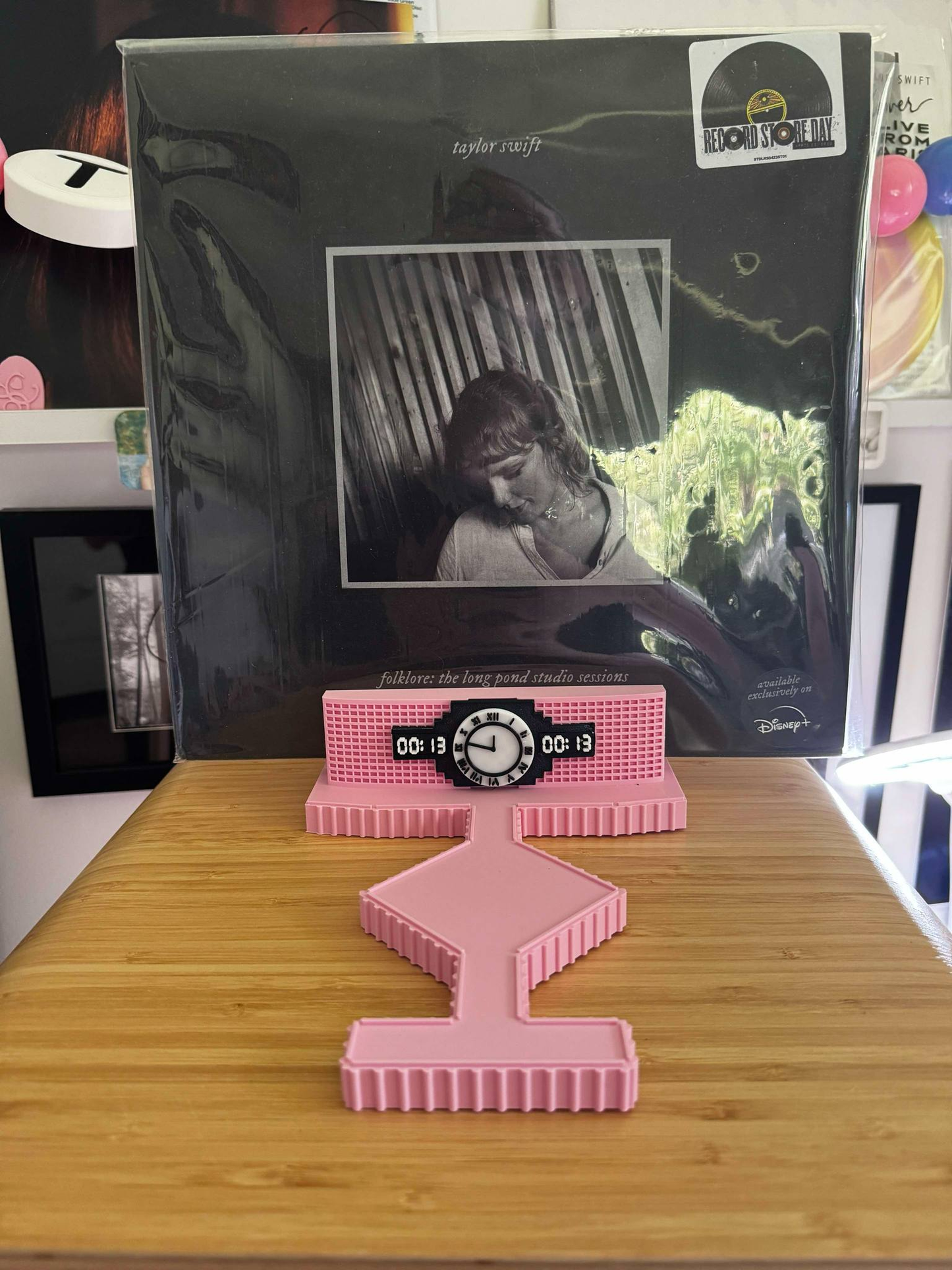 Eras Stage - Book/Vinyl stand