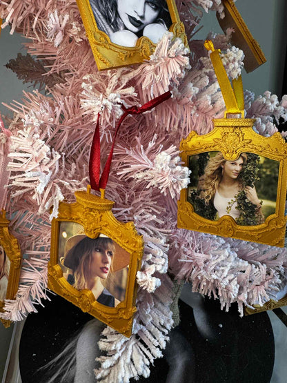 Christmas decoration - Fate of Ophelia edition